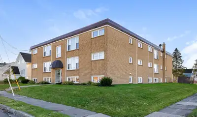 Building Overivew December 1st, 2021 Experience urban comfort just steps from essential amenities an...