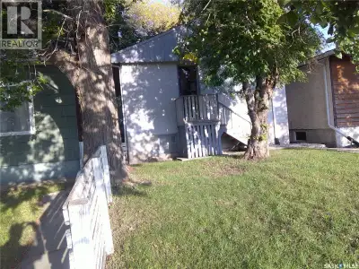 Welcome to this well cared for home in move in condition. This home has an open kitchen flowing into...