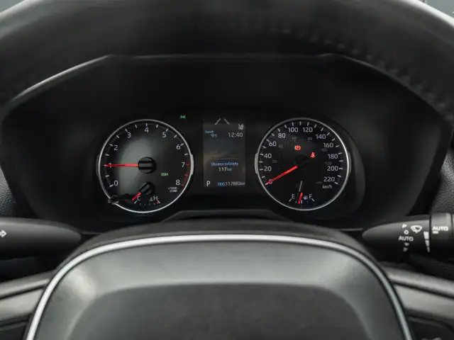 2022 Toyota RAV4 XLE AWD | Sunroof | Heated Steering | CarPlayS in Cars & Trucks in Guelph - Image 11