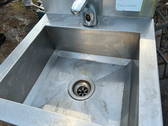 Lavabo en inox dans Autres équipements commerciaux et industriels  à Drummondville - Image 3