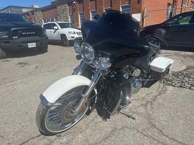 2005 Harley-Davidson Softail Deluxe ~ DELUXE ~ 88CI ~ BIG WHEEL  in Street, Cruisers & Choppers in City of Toronto - Image 4