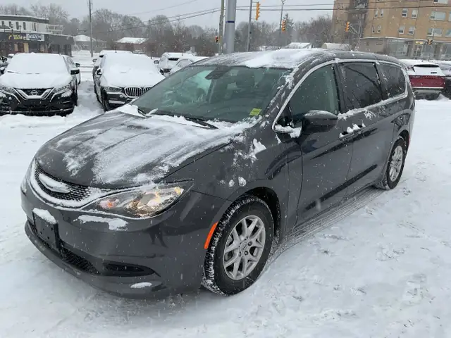 2023 Chrysler Grand Caravan SXT in Cars & Trucks in Ottawa - Image 8