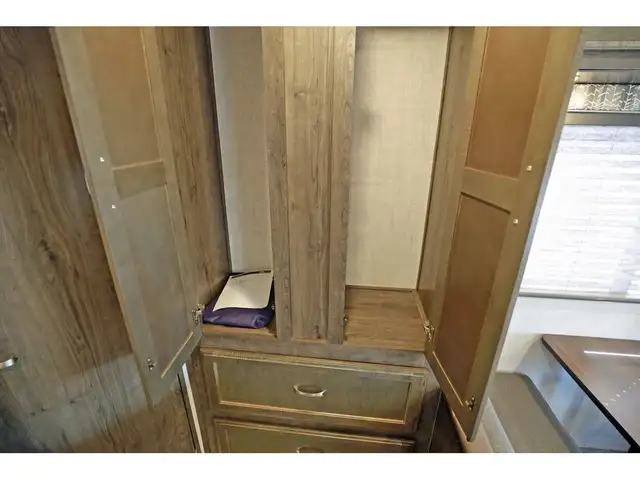 2022 Gulf Stream Conquest 6237 LE 2022 Classe C 24 pieds in RVs & Motorhomes in Laval / North Shore - Image 15