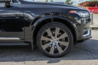Garantie de 12 mois, kilométrage illimité : Offerte directement par Volvo Cars Canada, elle couvre d... (image 6)
