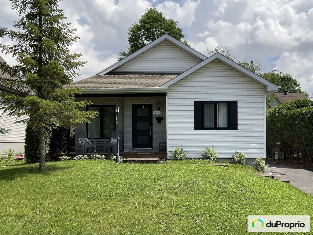 $625,000 - Bungalow for sale in Otterburn Park — photo 1