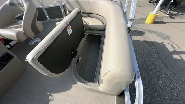 2021 Sun Tracker Bass Buggy 18 DLX Merc 40 4Stroke Command Thrus in Powerboats & Motorboats in Prince Albert - Image 15