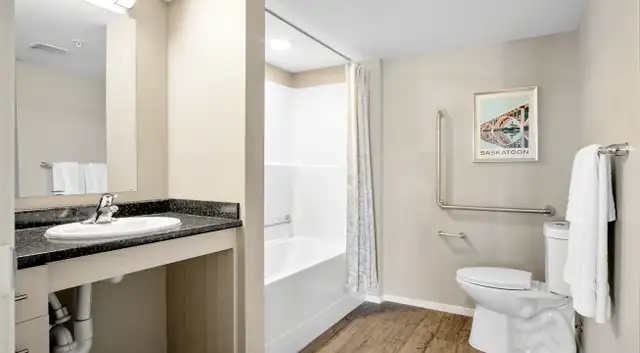Pet-Friendly Three Bedroom Two Bath with In-suite Laundry for Re in Long Term Rentals in Saskatoon - Image 9