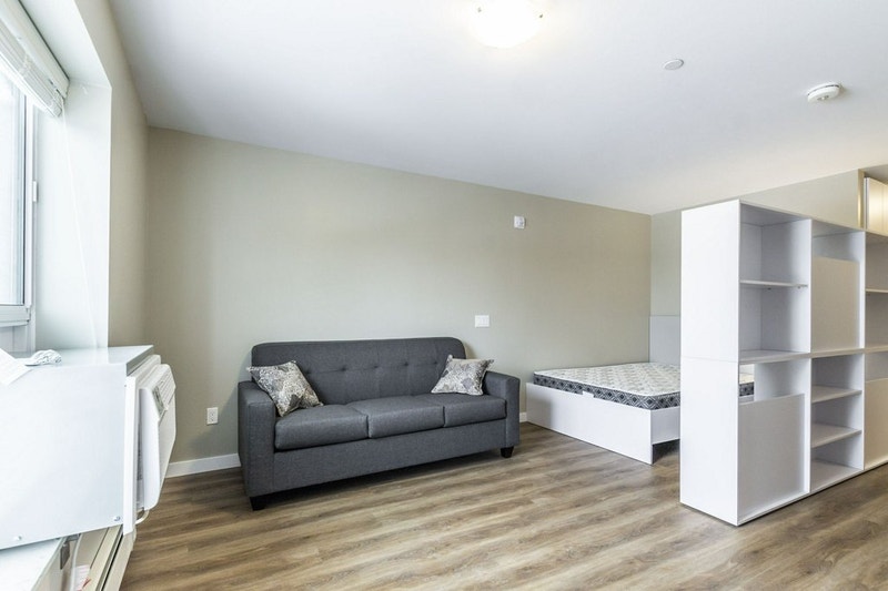Studio apartment Downtown Kitchener Belmont Village Long Term