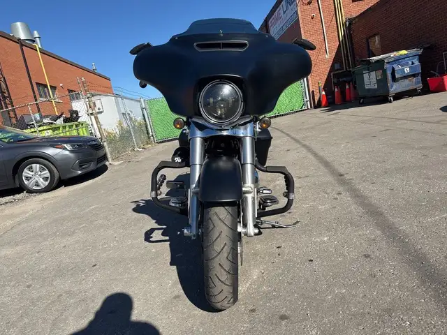 2017 Harley-Davidson Street Glide ~ STREET GLIDE ~ 107CI ~ DETAT in Sport Touring in City of Toronto - Image 9