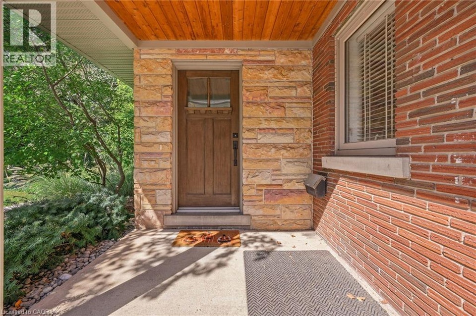 707 KING Road Unit# MAIN Burlington, Ontario 2