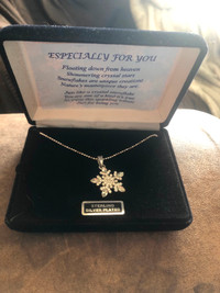 SNOWFLAKE NECKLACE-NEW