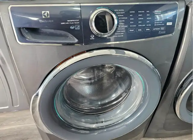 CAN DELIVER Electrolux 27" Grey Frontload Stackable Washer Dryer in Washers & Dryers in Hamilton - Image 4