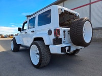 Look unique ALL WHITE Jeep Wragler Unlimited. Roues Vision 22x14" blanches sur pneus Mud Terrain 33x... (image 4)