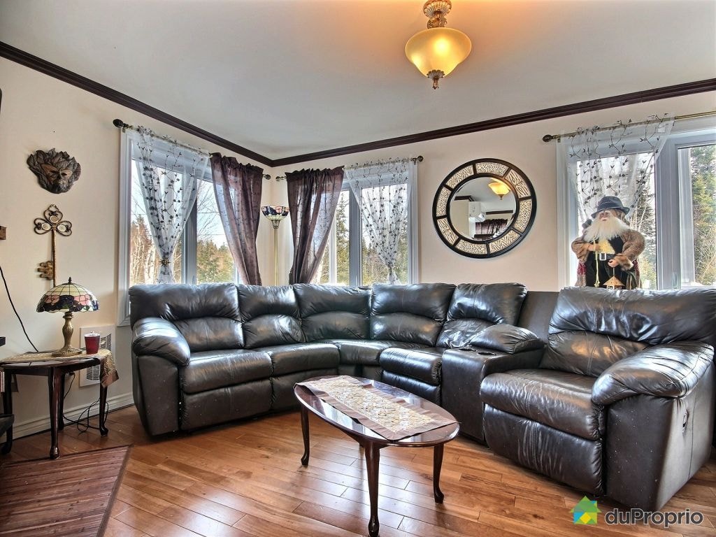 $950,000 - Bungalow for sale in St-David-de-Falardeau — photo 3