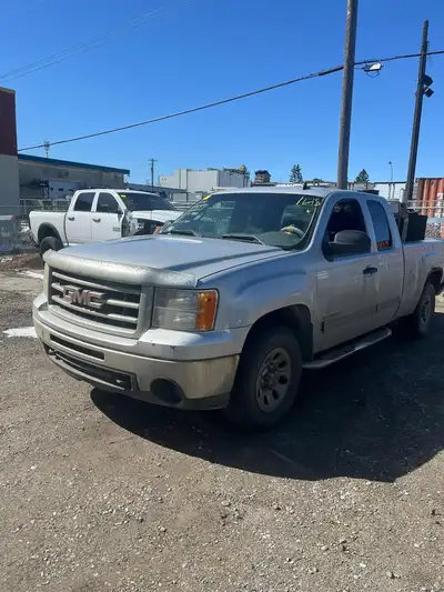 Alpha Auto Parts 2012 GMC Sierra 1500 5.3l with 313km engines runs mint. 6 speed tranny FOR PARTS Le...