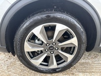 THE PRICE YOU SEE, PLUS GST. GUARANTEED!APPLE CARPLAY/ANDROID AUTO COMPATABLE! 2.5 LITER HYBRID ENGI... (image 2)