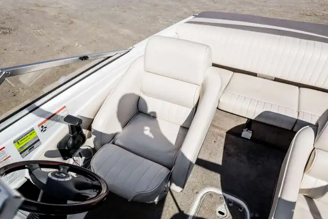 2006 Chaparral 18 SSI in Powerboats & Motorboats in Rimouski / Bas-St-Laurent - Image 17