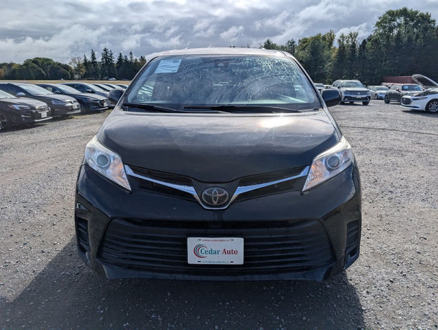 2019 Toyota Sienna in Cars & Trucks in London - Image 4