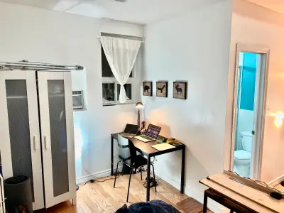 Bachelor Unit for rent on the ground floor of a house. Prime location, major intersection is College...