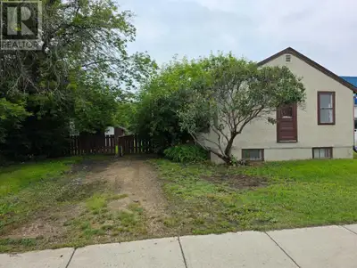 This Great little home is ready for the fixer upper or the buyer ready to rent it out until the time...