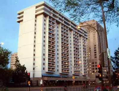 Appartements 4 1/2 et Penthouse à louer en plein coeur du plateau mont-royal. Accès direct au Metro...