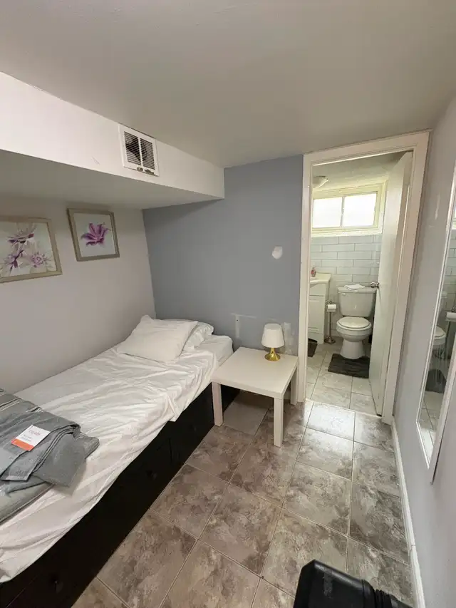 Furnished Room Available for Rent in Scarborough For April