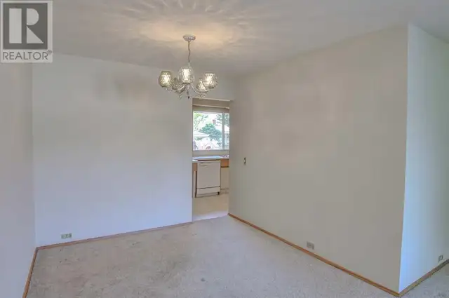 4043 Dalarna Bay NW Calgary, Alberta62864758699137123