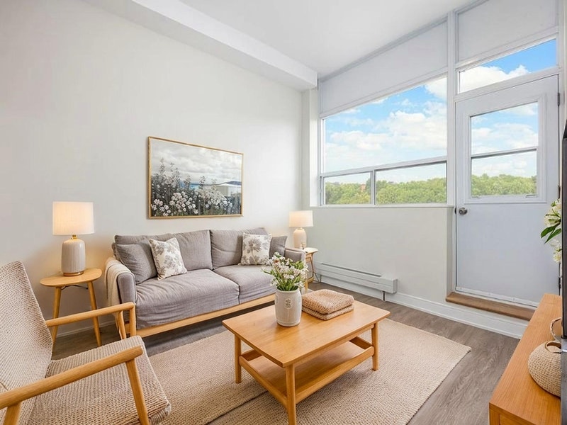 Bachelor Apartment for Rent - 1465 Lawrence Avenue West 4