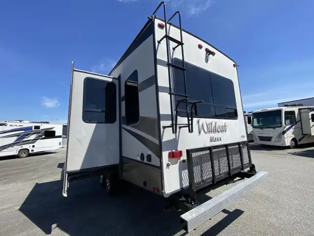 2017 Forest River RV Wildcat Maxx 242RLX in Travel Trailers & Campers in Abbotsford - Image 14