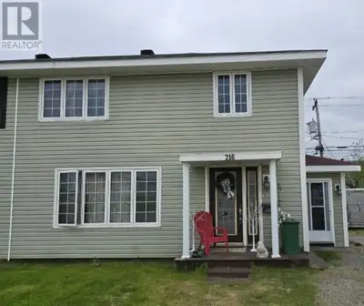 Centrally Located 3 Bedroom, 2 Bath Duplex – Ideal Family Home This well-maintained 3-bedroom, 2-bat...