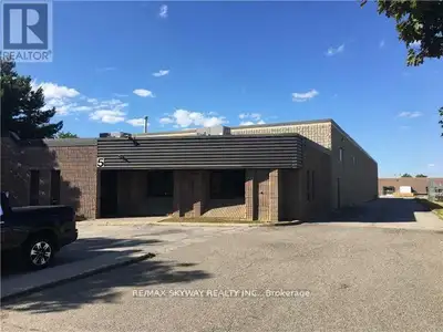 PRIME LOCATION , EXTRA 900 SFT MEZZANINE SPACE IS AVAILBLE . 6932 SFT UNIT AVAILABLE WITH FRONT OFFI...