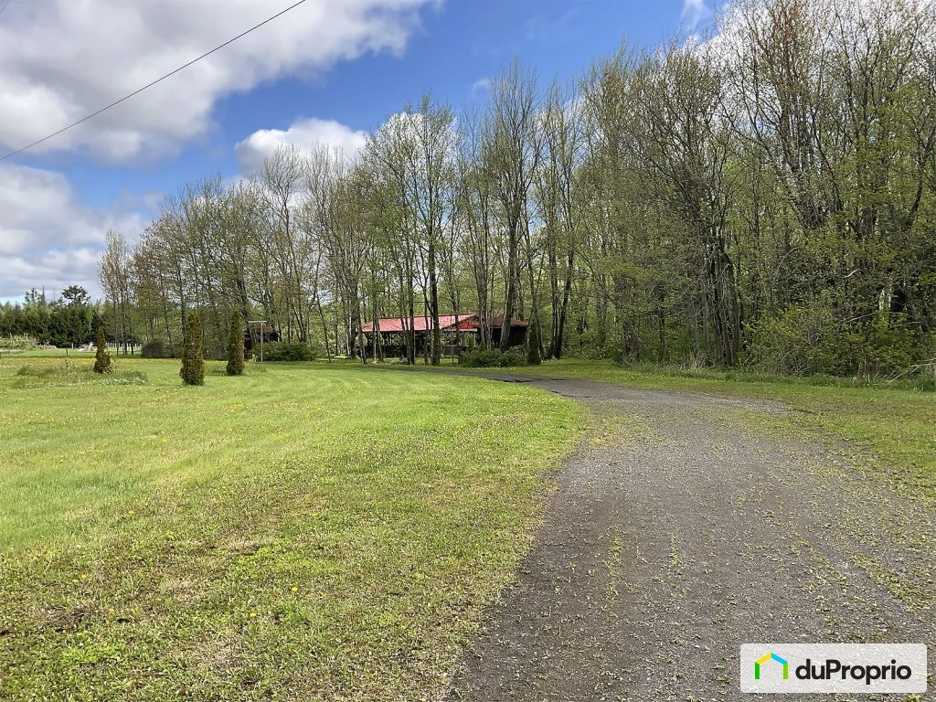 $1,075,000 - Acreage / Hobby Farm / Ranch in St-Jean-Chrysostome — photo 3