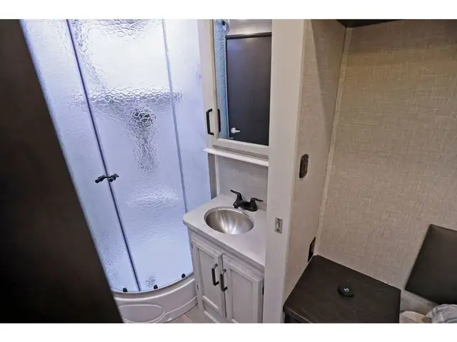 2023 Entegra Coach Odyssey 31F Bund Bed NEUF VR/RV Classe C 2023 in RVs & Motorhomes in Laval / North Shore - Image 23