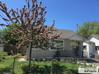 Nouveau prix! Ne manquez pas cette oppportunité très rare ! Très beau bungalow idéal pour les famill...