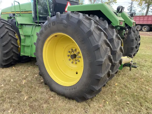 1993 John Deere 4WD Tractor 8770 in Farming Equipment in Edmonton - Image 28