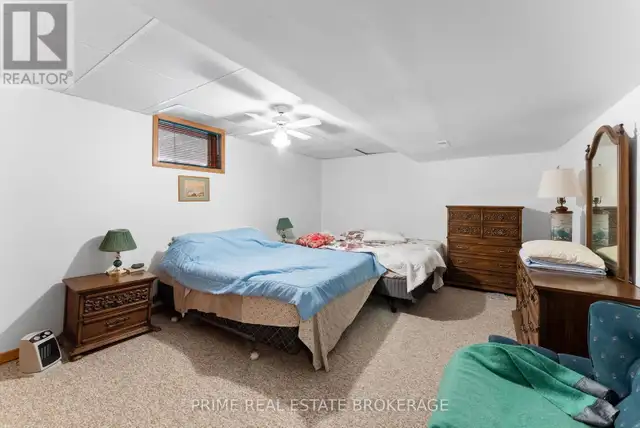 9856 HURON PLACE Lambton Shores (Grand Bend), Ontario in Houses for Sale in Grand Bend - Image 36