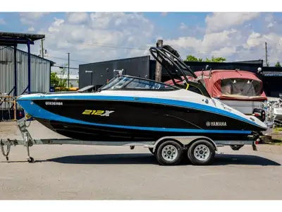 US-YAMC0388C222 Le bateau Yamaha 212X, un modèle usagé qui offre des performances exceptionnelles su...