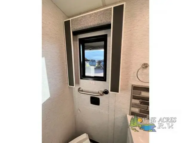 2024 Newmar New Aire 3549 Luxury Diesel Pusher in RVs & Motorhomes in Moncton - Image 58