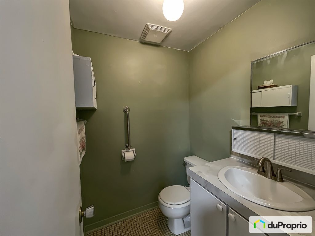 $569,000 - 2 Storey for sale in Longueuil (St-Hubert) — photo 3