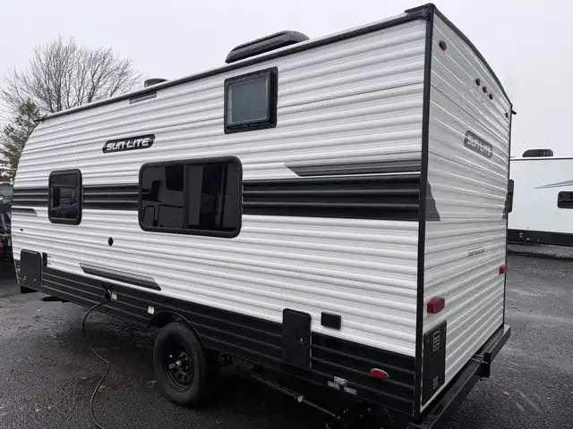 2026 Sunset Park RV Sunlite Limited 19RB in Travel Trailers & Campers in Longueuil / South Shore - Image 4