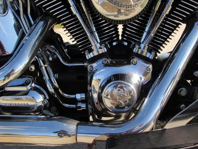 2007 Harley-Davidson Softail FLSTC Heritage Classic in Street, Cruisers & Choppers in Leamington - Image 10