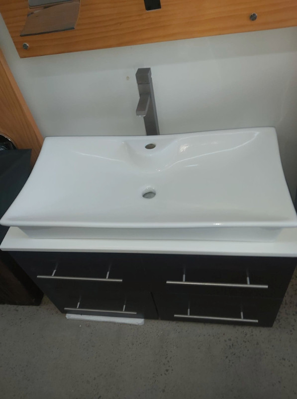 LIQUIDATION LAVABO VENTE EN LOT OU SÉPARÉMENT dans Articles pour la salle de bains  à Longueuil/Rive Sud