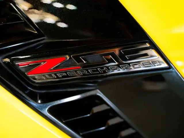 2016 Chevrolet Corvette Z06 | 3LZ | MANUAL | CONVERTIBLE | BOSE in Cars & Trucks in Mississauga / Peel Region - Image 28