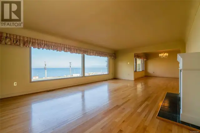 441 Memorial Ave Qualicum Beach, British Columbia in Houses for Sale in Parksville / Qualicum Beach - Image 20