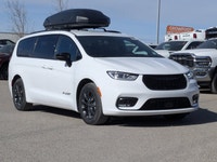 This Chrysler Pacifica has a dependable Regular Unleaded V-6 3.6 L/220 engine powering this Automati... (image 1)