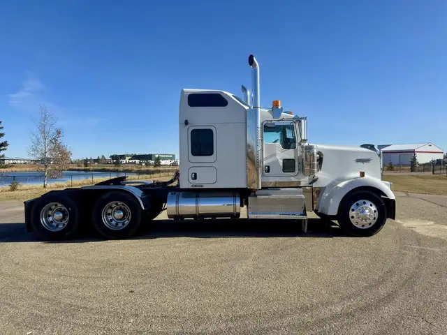 2014 KENWORTH W900 in Heavy Trucks in Saskatoon - Image 8