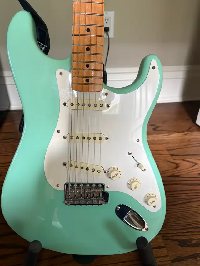 2006 Fender Stratocaster American Vintage ‘57 NO TRADES in Guitars in Markham / York Region - Image 4