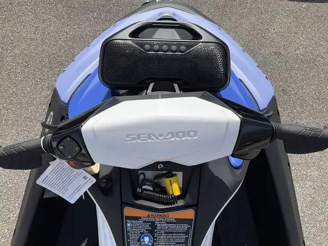 2025 SEADOO SPARK 3UP 900 ACE (FINANCING AVAILABLE) in Personal Watercraft in Strathcona County - Image 11