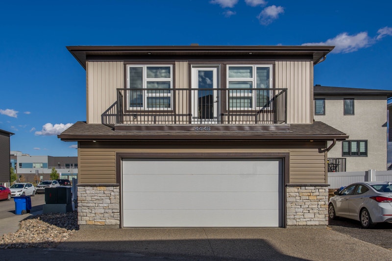 Laneway Suite Over Garage House for Rent 4418 James Hill Road Long