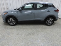 One owner 2024 Nissan Kicks SV comes equipped with blind spot warning, intelligent cruise control, a... (image 5)